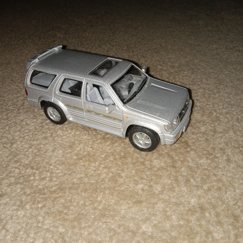KINSMART Silver Toyota 4 Runner Diecast Toy SUV Truck 1:32 Scale Friction Action - Image 4 of 4