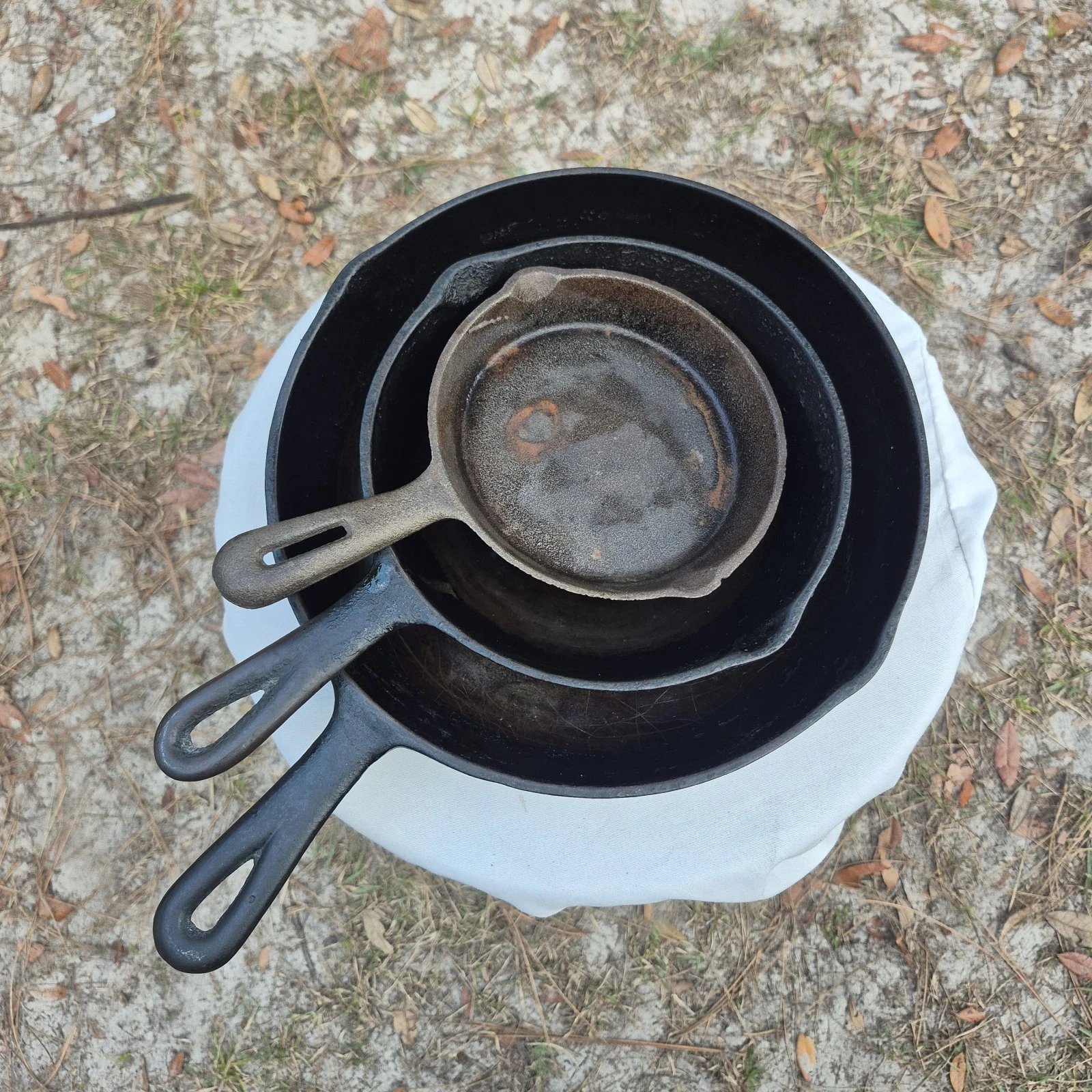 Cast Iron Skillets Lot Of 3 8A, 5A, And A 6.5" Taiwan