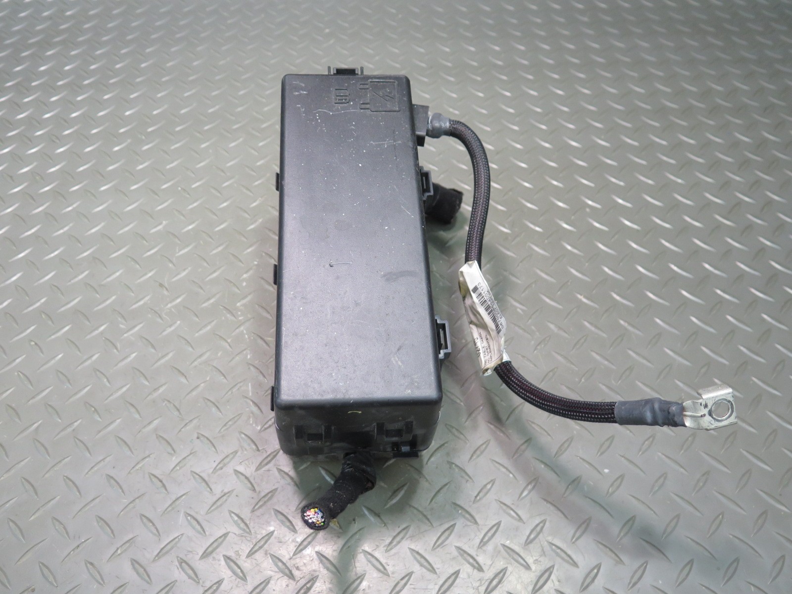 2014-2017 MASERATI GHIBLI M157 SQ4 REAR POWER DISTRIBUTION FUSE RELAY BOX