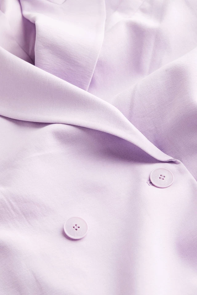 Chaqueta Blazer Para Mujer H&M De Gran Tamaño Doble Pecho Lila Contemporánea Pequeña Foto 2 de 4