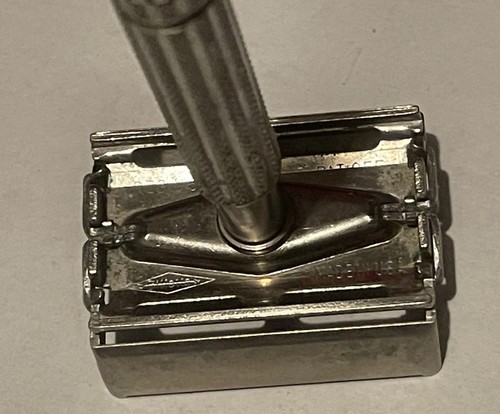 Gillette TV Special Flare Tip Super Speed Double Edge Safety Razor - D3 1958 - Picture 3 of 11
