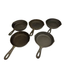 Vtg Cast Iron Frying Pan Skillet Skillets 6.5” Small Round Pans Country Cooking