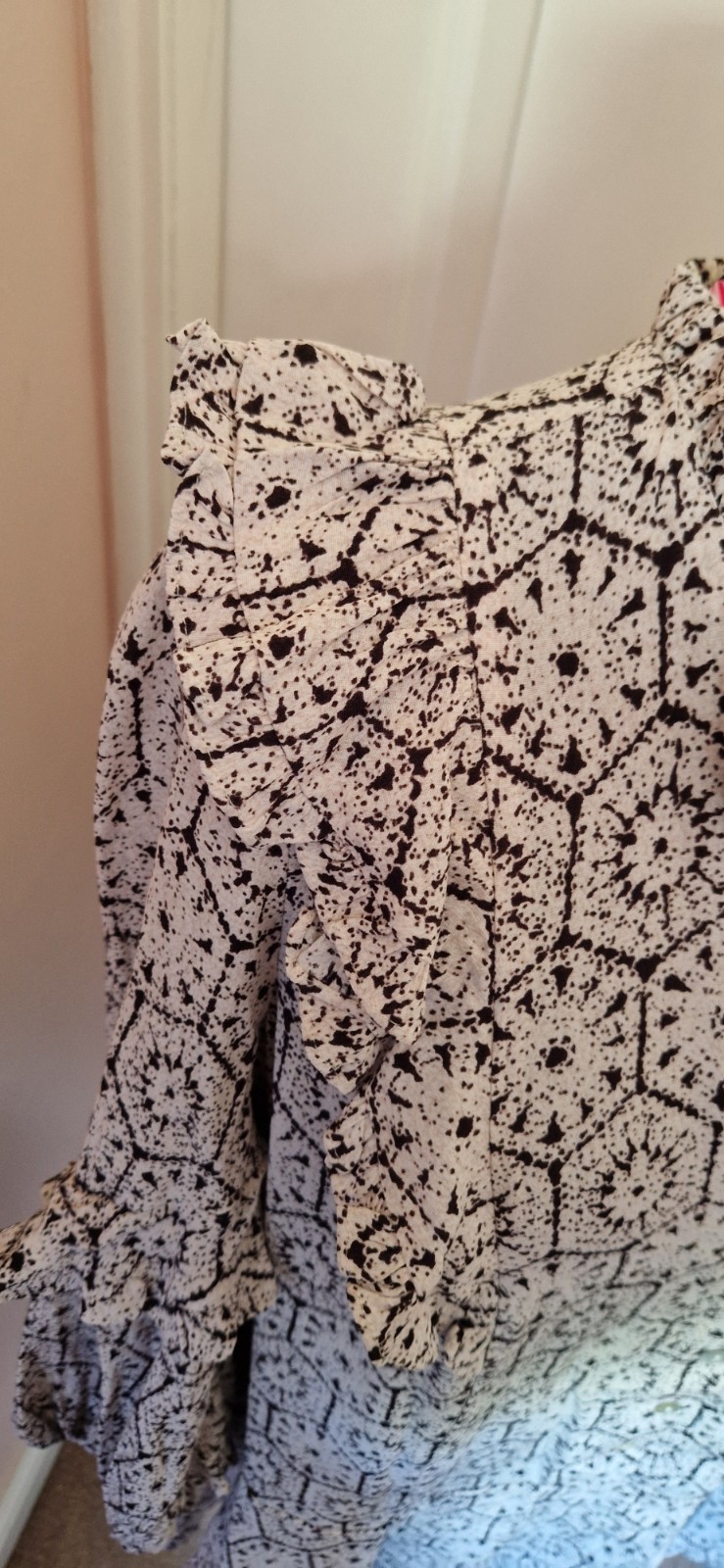 BNWT Mint Velvet Shirt Dress with Frills Size Medium Geometric Print Black White image 3