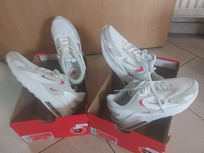2x WMNS NIKE AIR MAX BOLT DAMEN