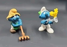 Vintage Smurf PVC Figurine 1980s Lot of 2 Schleich Peyo HUNTER & HAYMAKER Smurfs