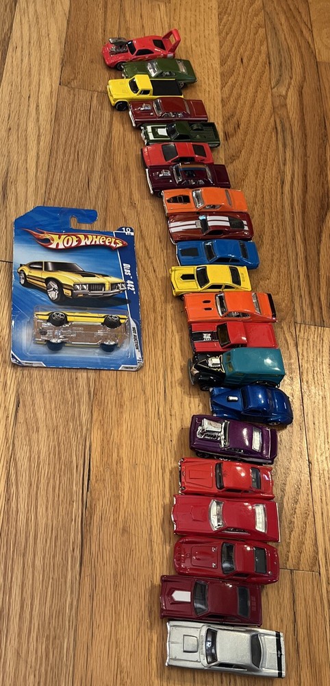 Hot Wheels Diecast Muscle Cars 1:64 Scale Lot Of 23 Race Collectible 1 NIP Toys