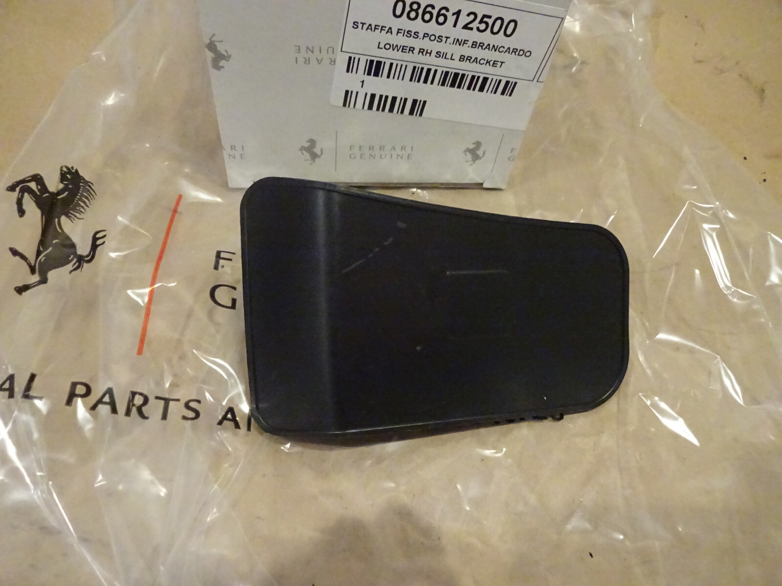 Ferrari 488 GTB,Spider - RH Lower Sill Bracket - P/N 86612500