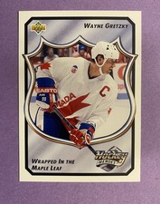 1992-93 UPPER DECK HOCKEY HEROES WAYNE GRETZKY WRAPPED IN THE MAPLE LEAF #14 HOF