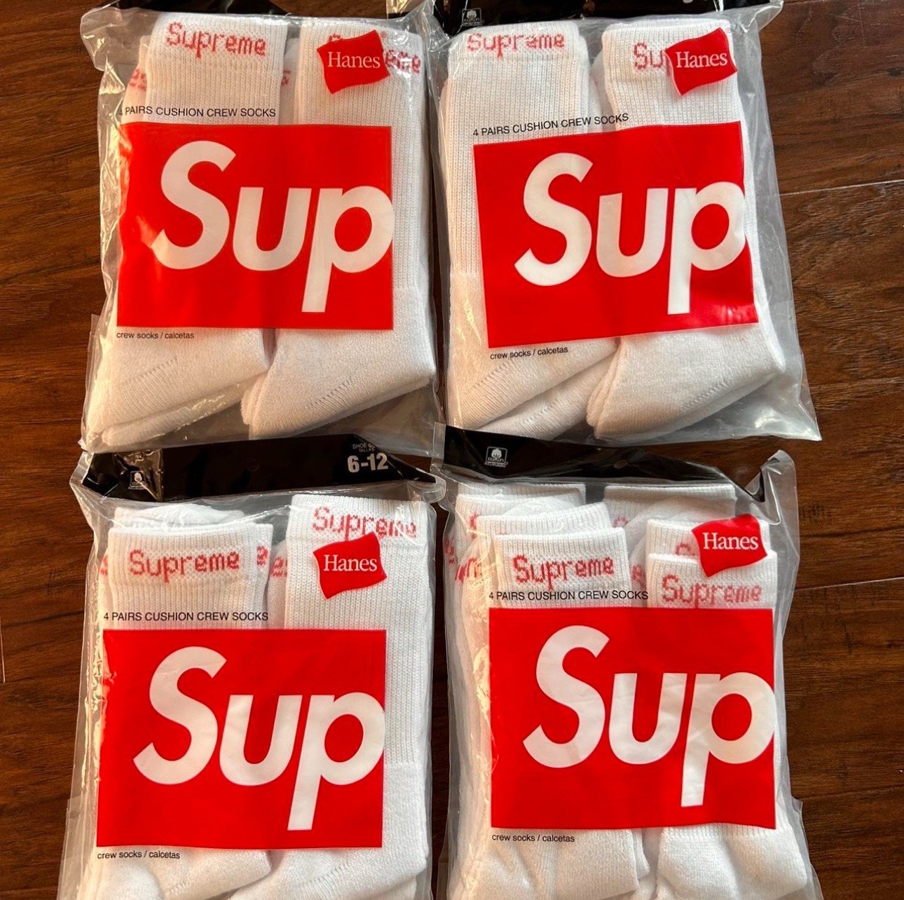Supreme / Hanes Crew Socks (4 Pack) レッグウェア Supreme Hanes