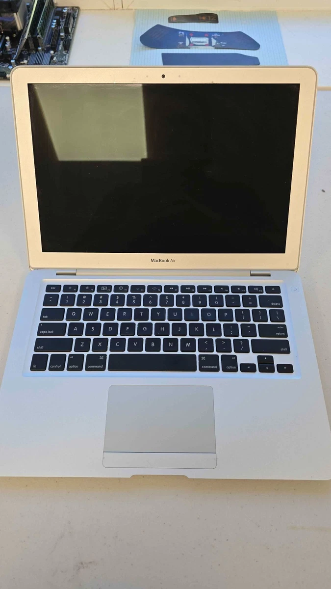 Apple MacBook 13.3″ Laptops 2008 for sale | eBay