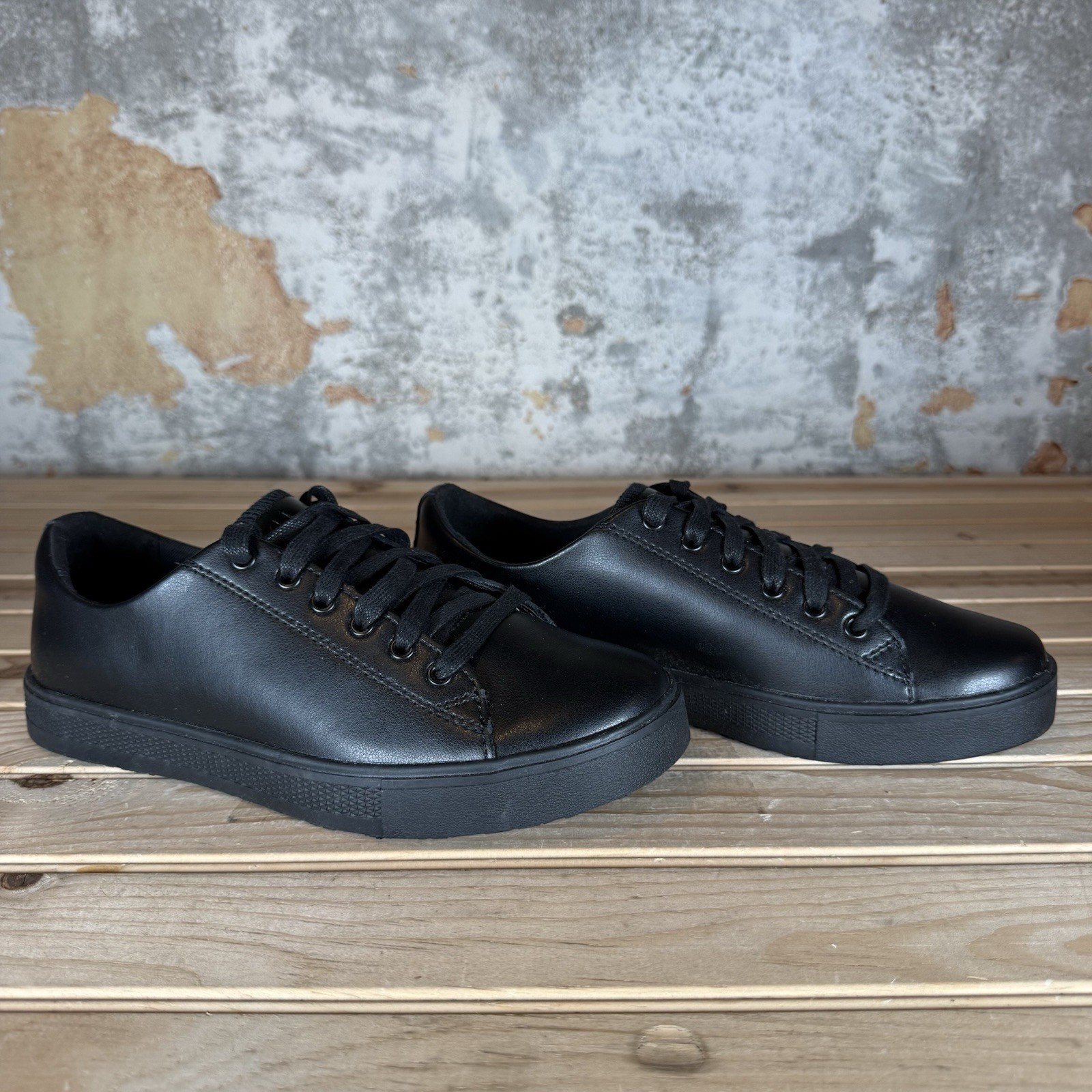 Shoes For Crews Old School Low-Rider IV Leather Shoe Size 6.5M / 8W Lace Up