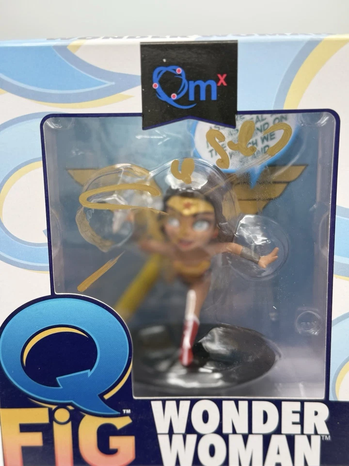 2015 Quantum Mechanix Q Fig Wonder Woman DC Comics Signed Gal Gadot with COA!! - Image 2 of 4