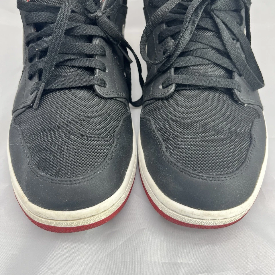 Nike Air Jordan 1 Mid, Negro Cool Gris Gimnasio Rojo, Hombres US 13 Foto 3 de 4