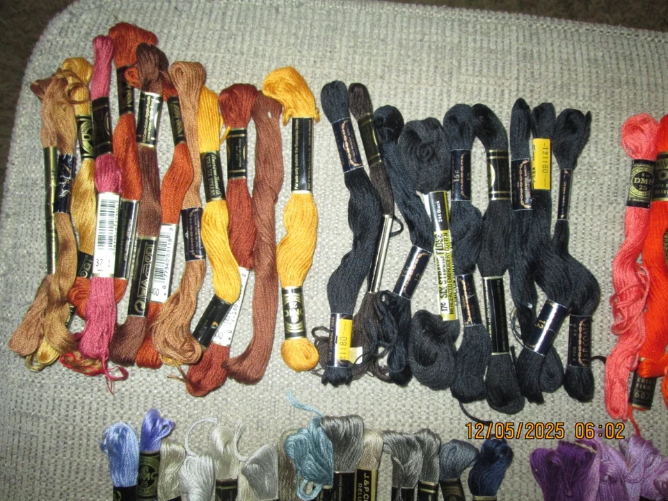 Lof of 163 pieces DMC Bucilla J&PCoats Star floss embroidery threads Crafts - Image 2 of 4