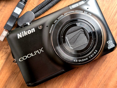 Excellent Nikon Coolpix S6400 16.0MP 12x Compact Digital Camera