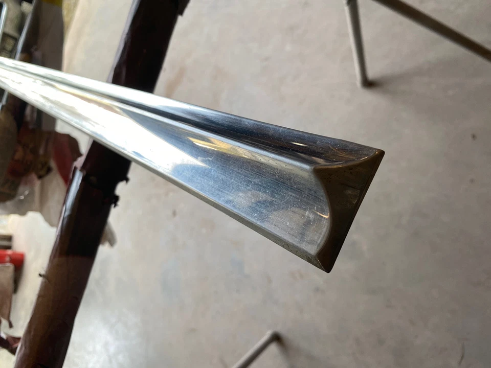 Ford Country 1961 sedán vagón 4 puertas RR moldura de puerta borde inferior Foto 2 de 4