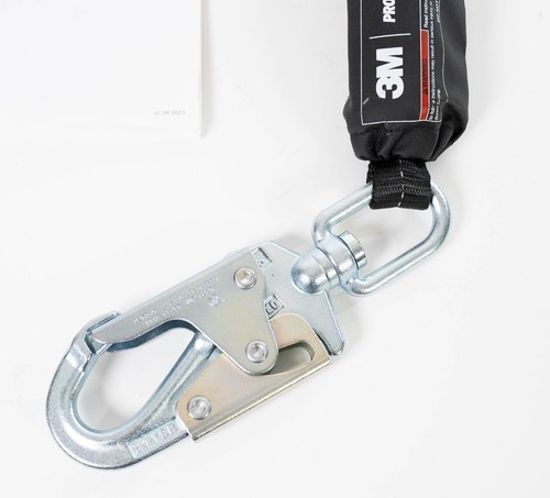 3M PROTECTA Self-Retracting Lifeline w Carabiner 3100516 20' INDUSTRIAL USE ONLY - Picture 4 of 8
