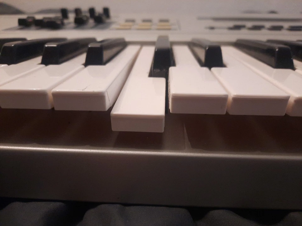 Yamaha MO6  Music Production Synthesizer (2005)  Workstation [61 Keys] - Bild 4 von 4