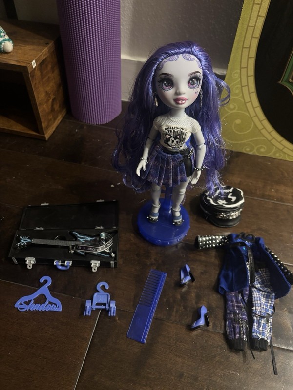 Shadow High Rainbow Vision Uma with Guitar Purple Hair Clothes and Stand