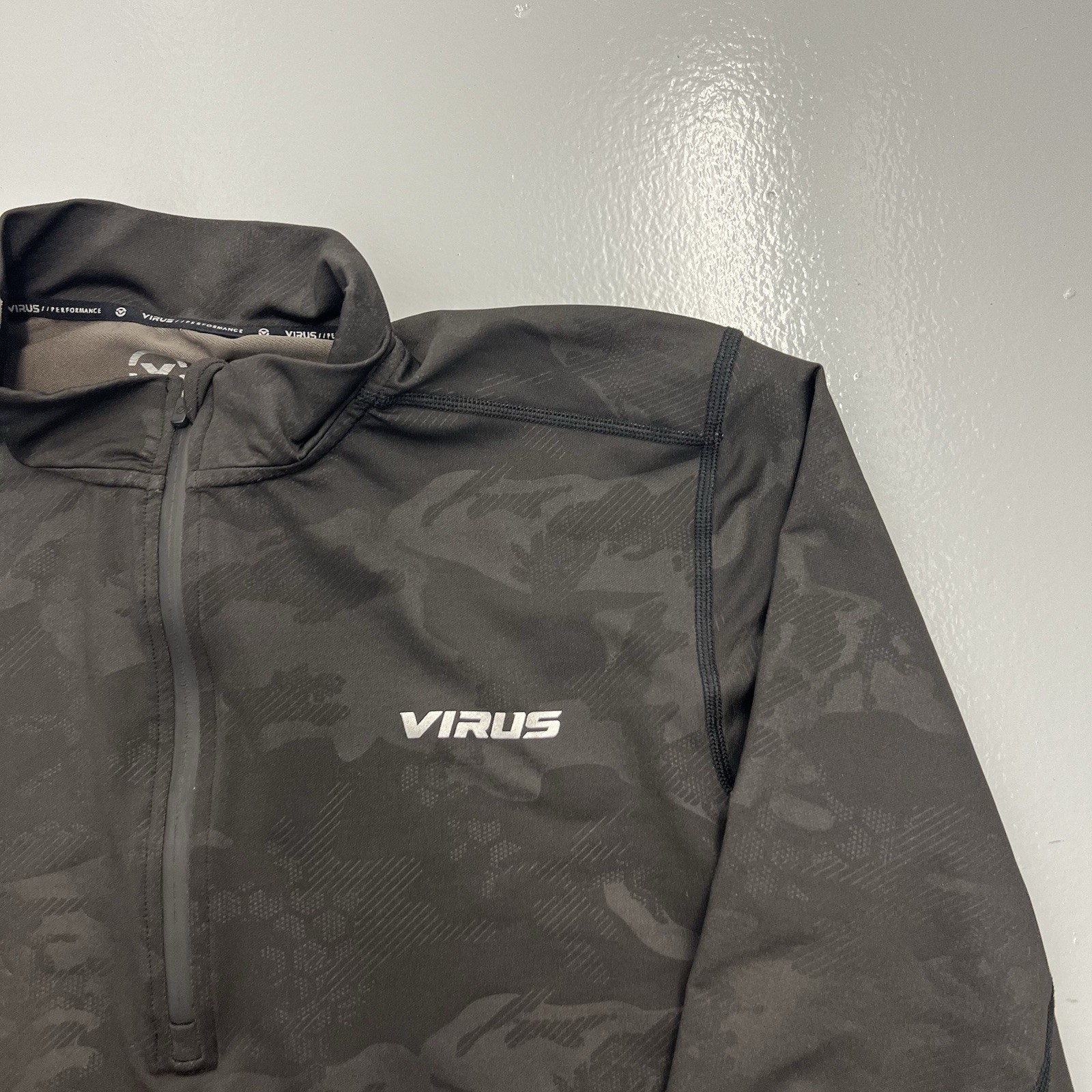 Virus Performance Jacket Medium Black Camo 1/4 Zi… - image 3
