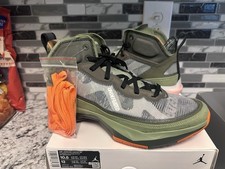 Talla 10.5 - Jordan 37 SP x Chaqueta de Vuelo Invicto 2022 Con Caja HERMOSA