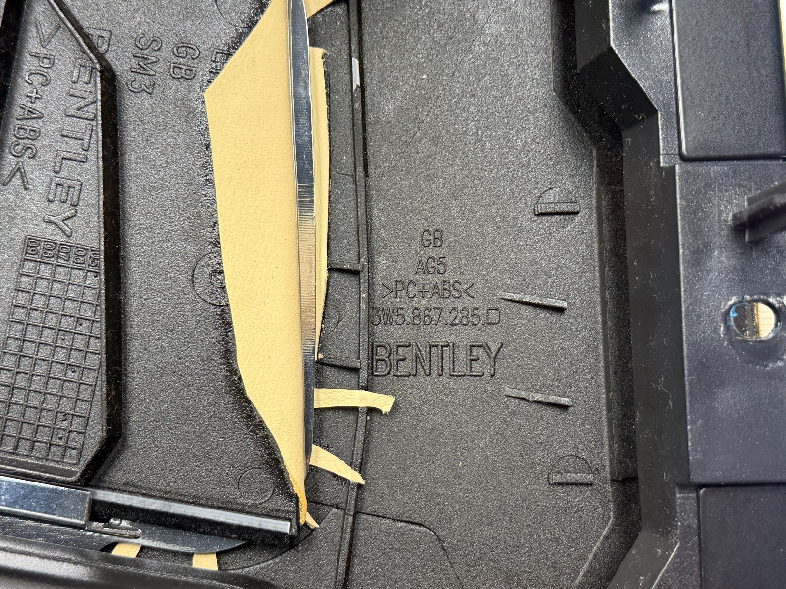 06-12 Bentley Continental Flying Spur Upper B Pillar Trim Panel Set PO43