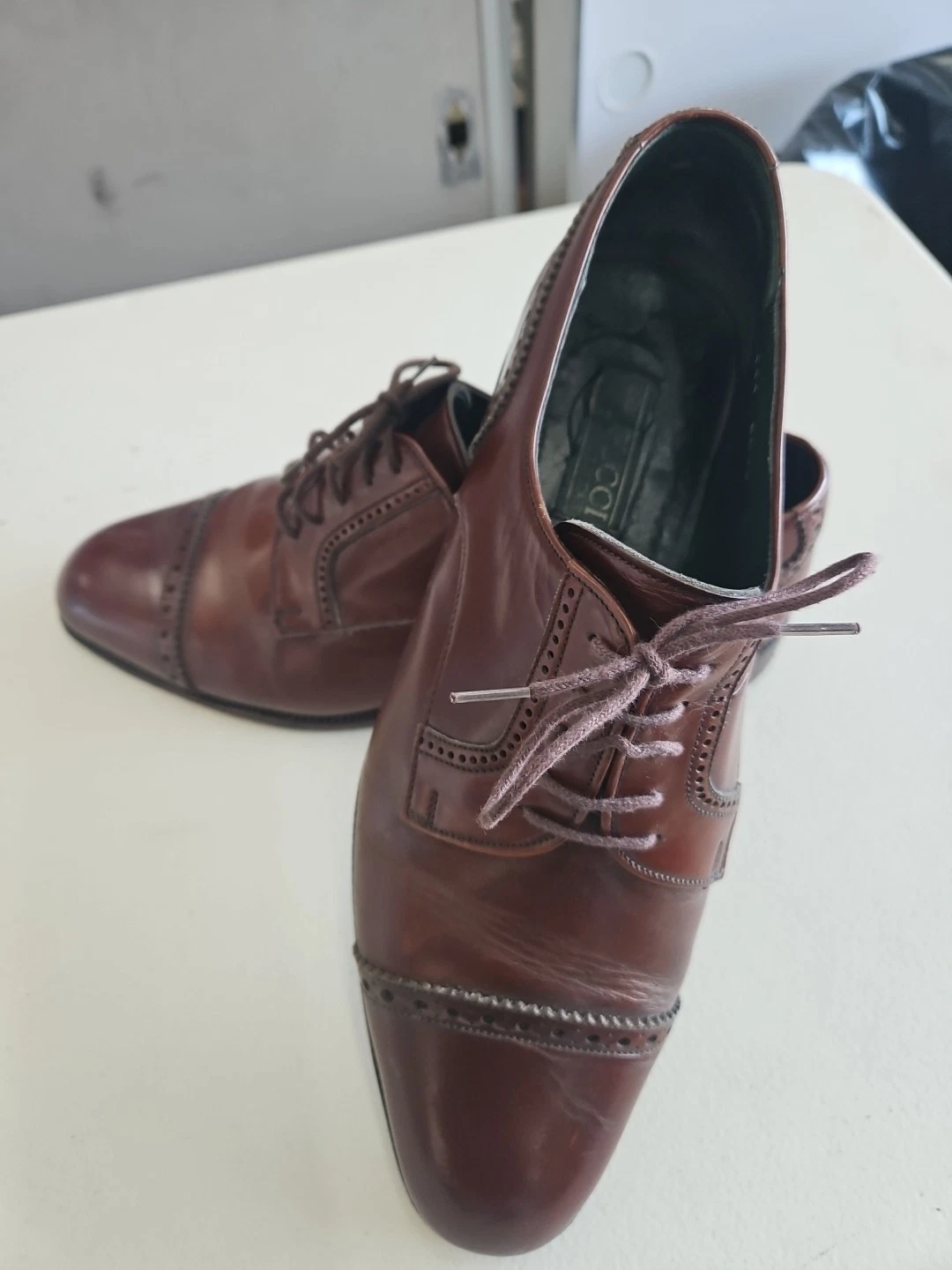 Chaussures habillées homme GUCCI bout bonnet Oxford pointure 10 col de cygne cuir marron fabrication Italie