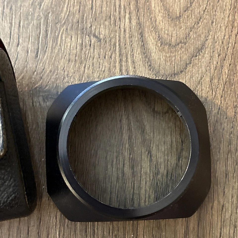 Asahi Pentax Takumar 1:3.5 28mm Clamp-On Lens Hood w/Case F3.5 Vintage - Image 4 of 4