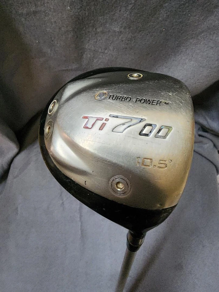 DRIVER TURBO POWER TI 700 10,5* CON EMPUÑADURA MEDIANA Foto 2 de 4