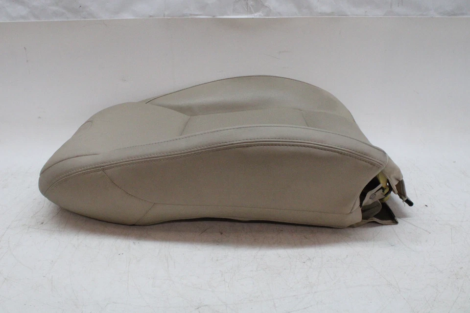 Cojín de asiento superior delantero derecho Subaru Outback 2016 OEM 15 16 17 Foto 3 de 4