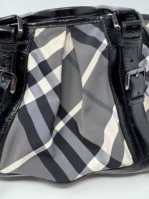 Burberry トートバッグ 黒/グレー Vintage Burberry Black & Gray Plaid Beat Large Satchel Tote Bag