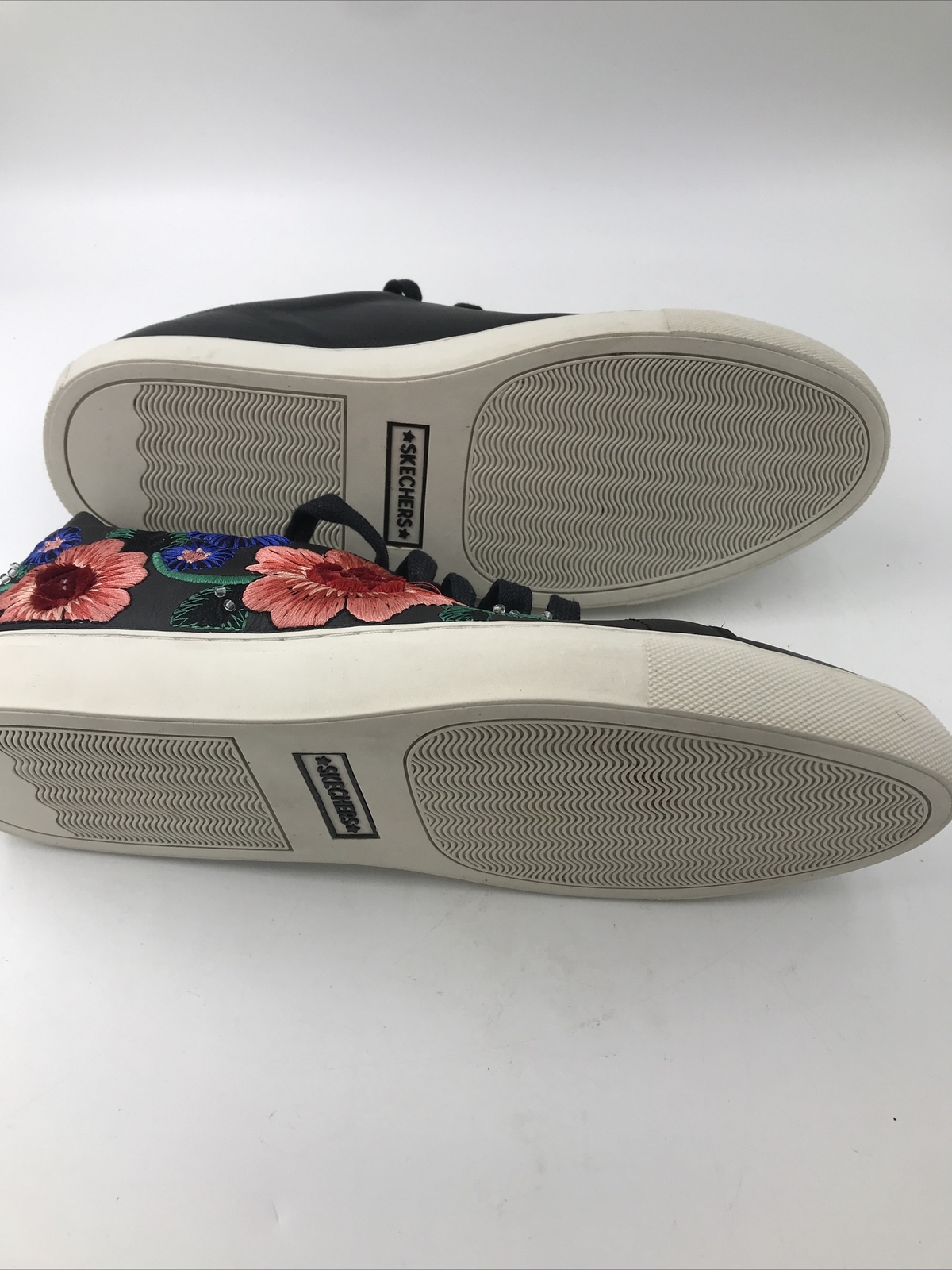 SKECHERS “Limited Edition”Embroidered Sneakers (S/N48… Gem