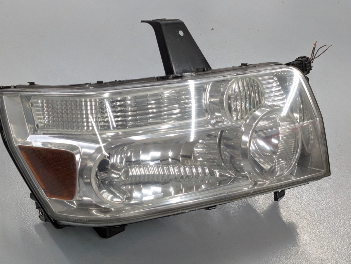【必見・希少】Hayden Lewis 6.10 04-10 Infiniti QX56 Right Passenger Xenon HID Headlight OEM | eBay