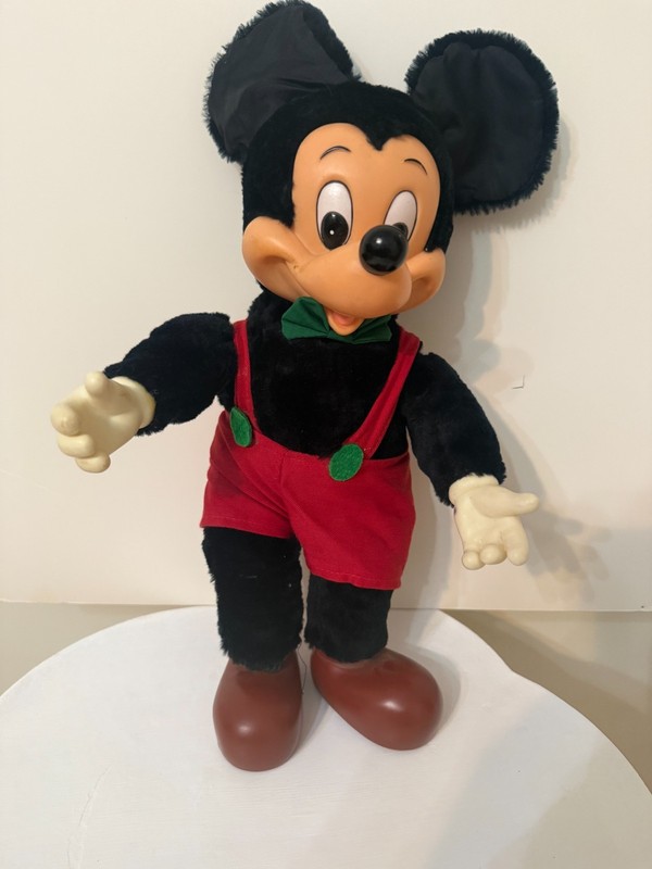 1981 Vintage Applause Christmas Mickey Mouse Disney Plush Santa 