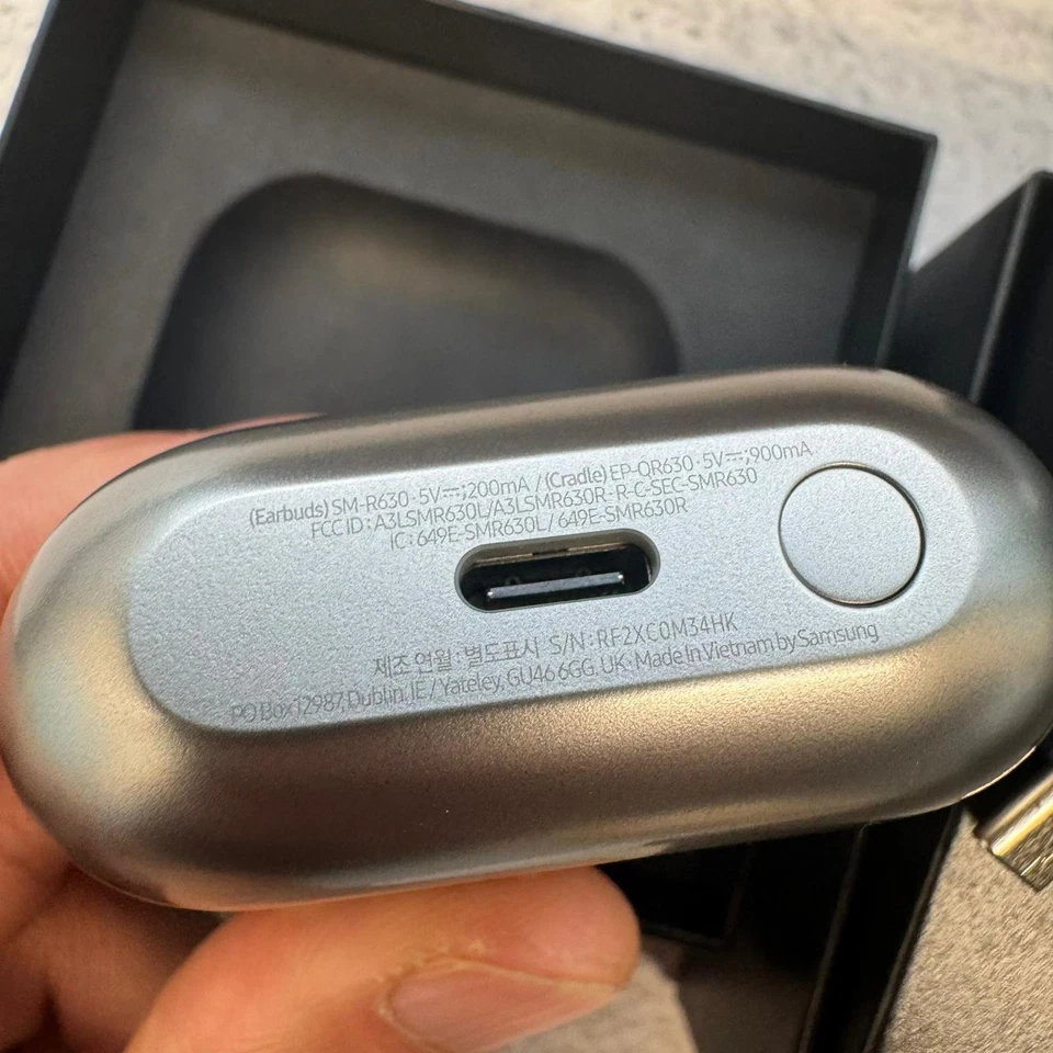 SAMSUNG GALAXY BUDS3 PRO WIRELESS EARBBUDS SILVER IP57 SM-R630 - NEW OPEN BOX - Image 4 of 4