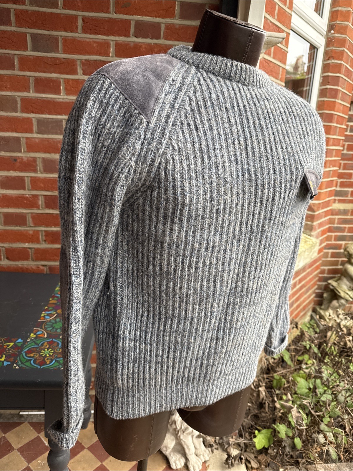 PEREGRINE Fine Wools Spun In Scotland In Grey With Suede Shoulder and Elbow 44