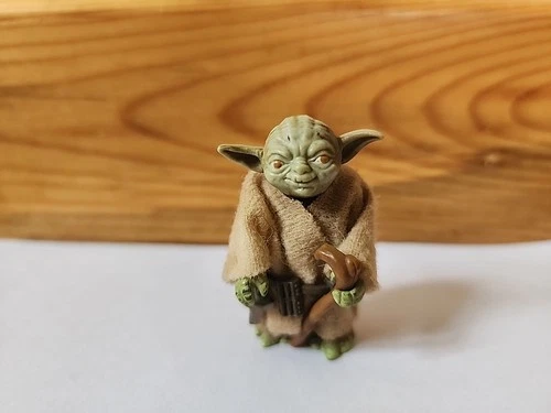Vintage 1980 Star Wars Yoda w/ Robe Belt Cane LFL Hong Kong ESB Free Shipping