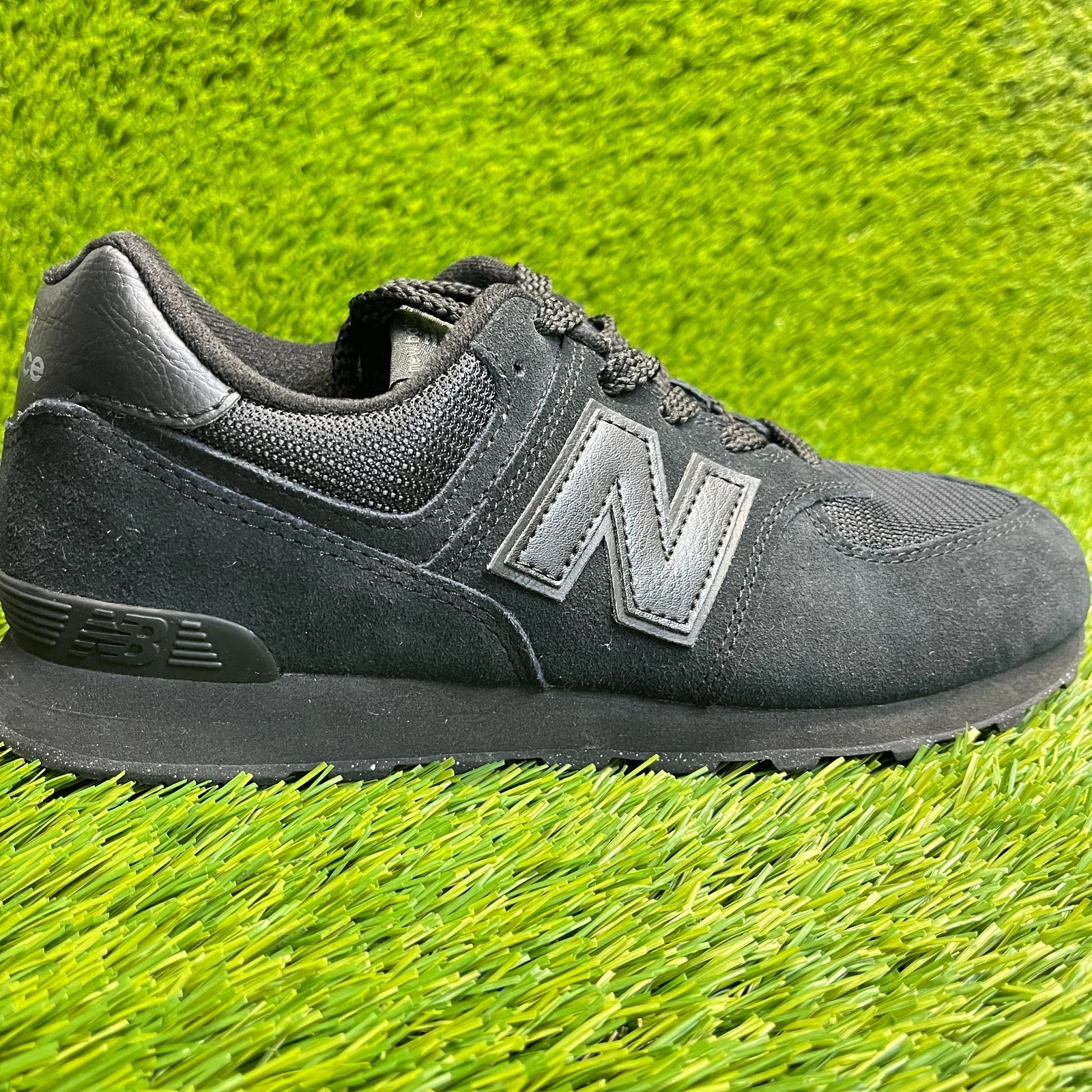 New Balance 574 Boys Size 5.5Y Black Athletic Running Walking Shoes Sneakers
