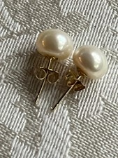 14K Solid Yellow Gold 7.3mm White Button Pearl Stud Earrings 1.15 grams