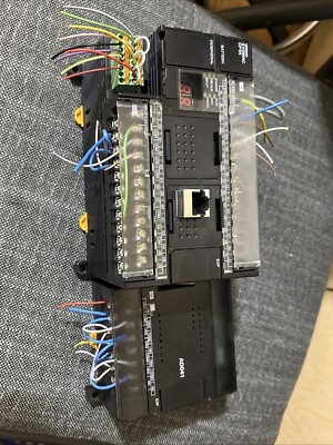 OMRON  CP1H-XA40DR-A With OMRON CP1W-AD041