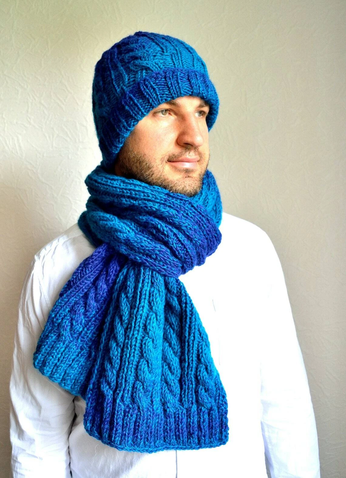 Hand knitted men's wool hat & scarf set