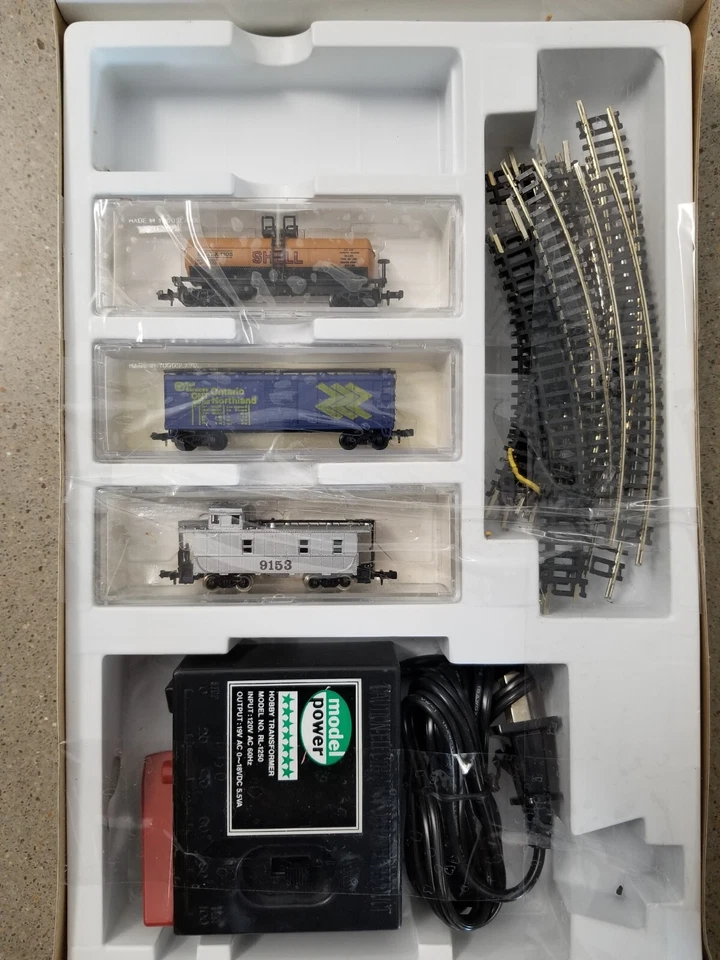 Vintage Model Power Tom ThumbN Scale Electric Train Set NO. 1181 - Image 2 of 3