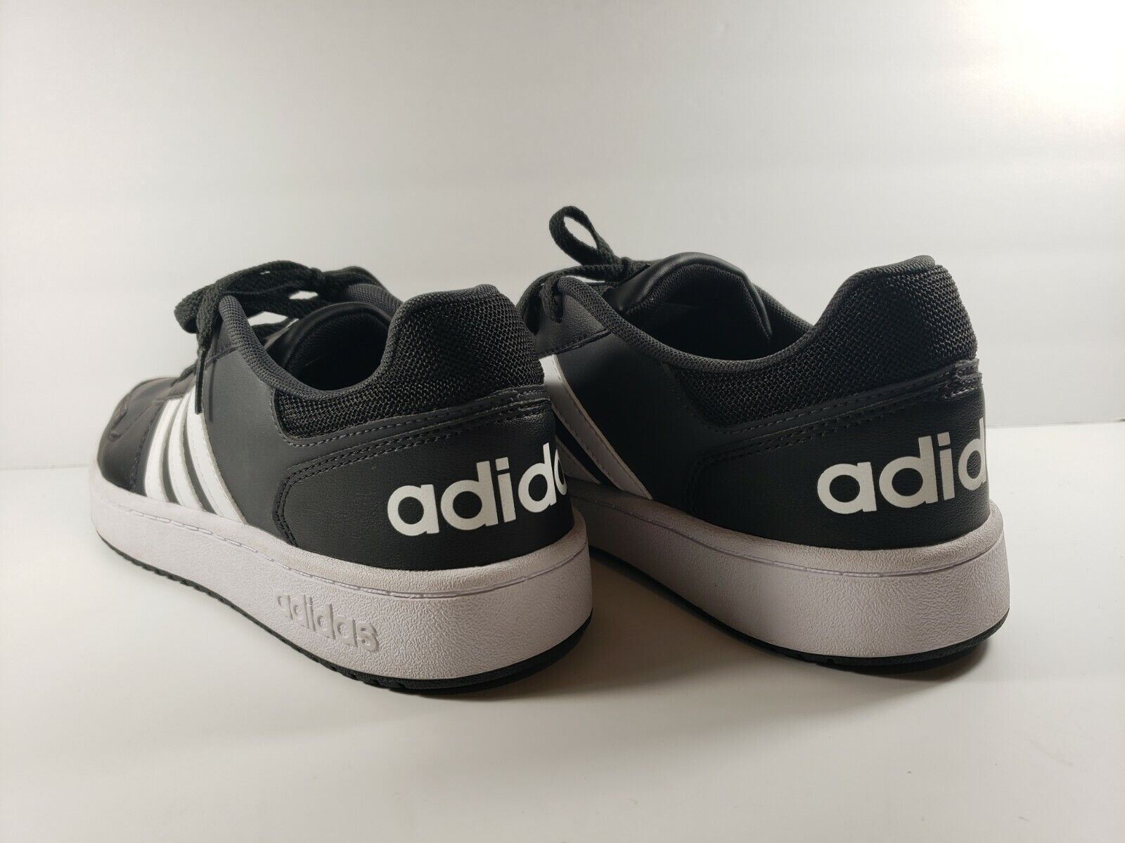 Önemli bir rol oynayan merkezi bir araç Belirgin Geniş adidas b44699 Beyin  Fırtınanın fare