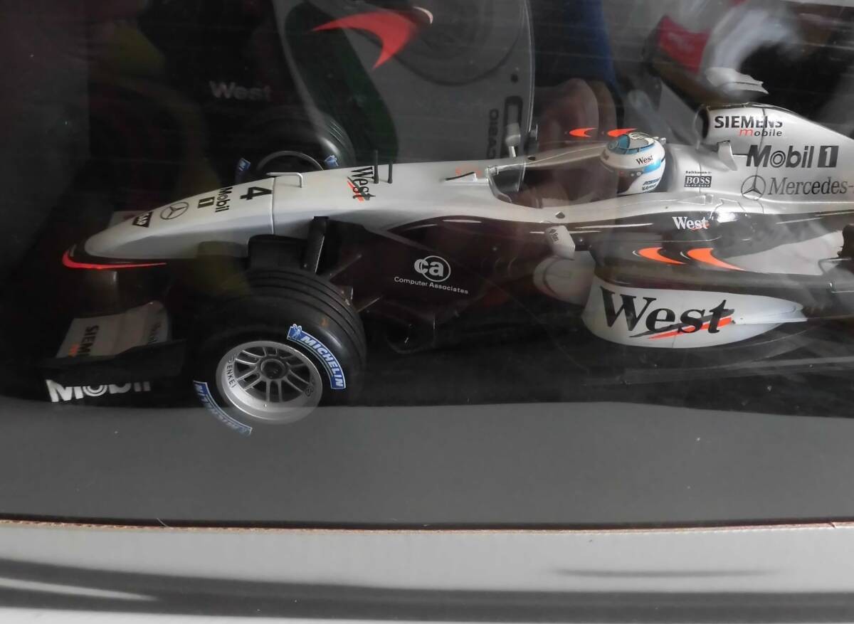 1/18 West Mclaren Team Box Mp4-17 4 Kimi Raikkonen 2002 1/18 West Mclaren Team Box Mp4-17 4 Kimi Raikkonen 2002