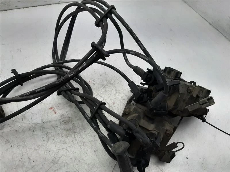 Bobina/ignitor 4 portas excluindo Sport Trac 8-302 96-01 Ford Explorer F5ly12029A - Imagem 4 de 4