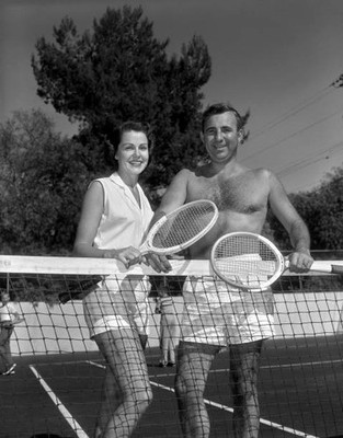Wife husband Helen Parrish John Guedel She is a TV actress he is a- Old Photo