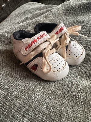 Dyna Kids Newborn Unisex Low Top Lace-Up Sneakers Faux Leather Star Graphic