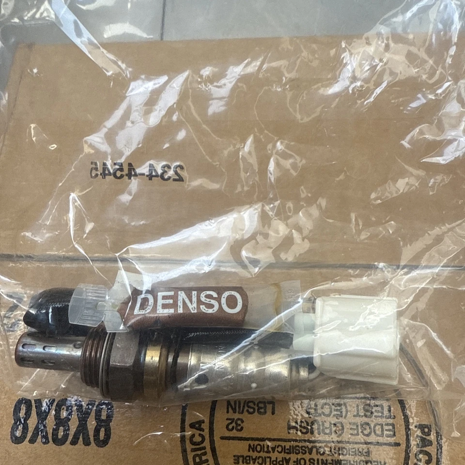 Sensor de oxígeno nuevo Denso aguas abajo para Dodge Challenger V8-6,2 L 2015-2017 Foto 3 de 4