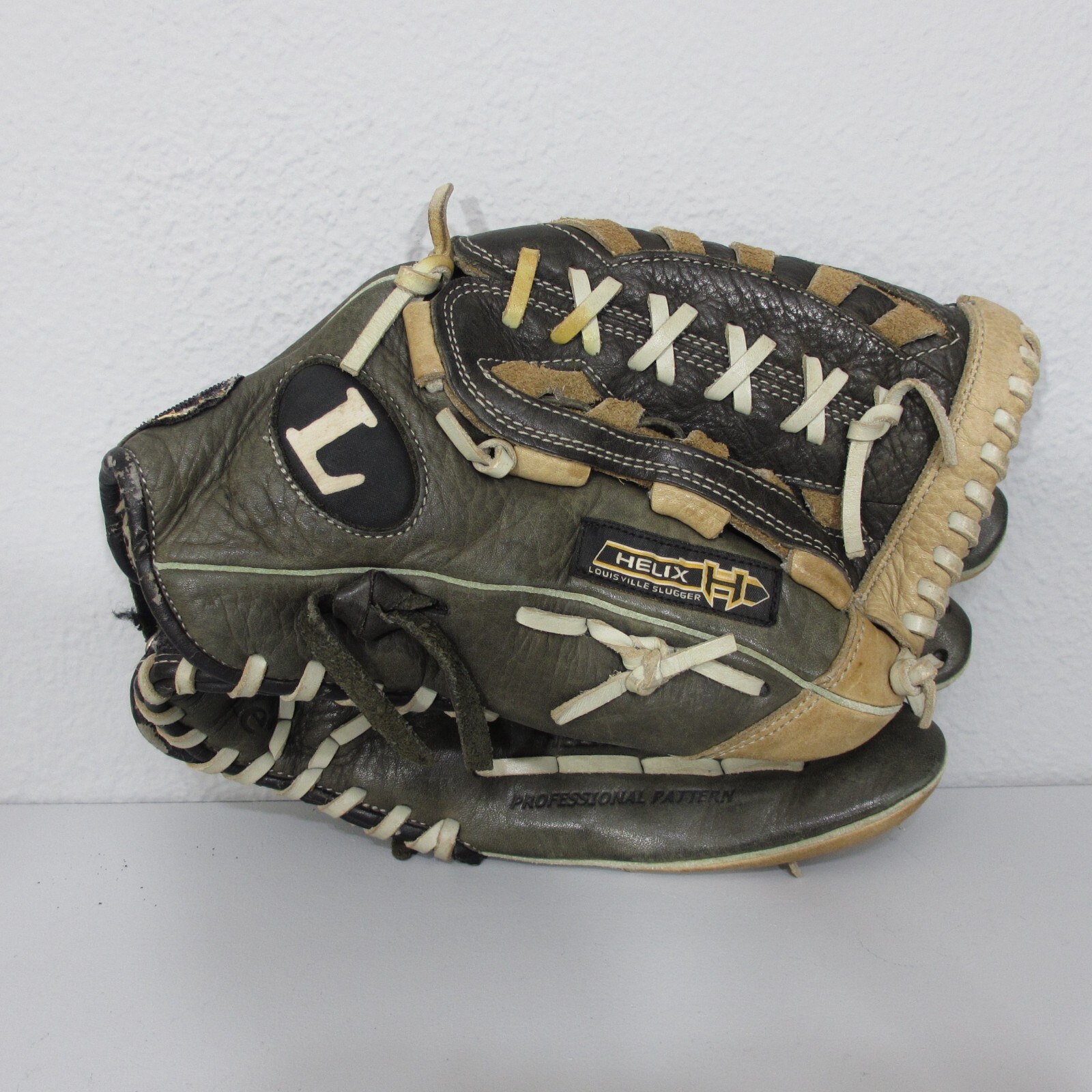 Louisville Slugger 13 inch Helix HS1300 Baseball Glove TPS Left Hand