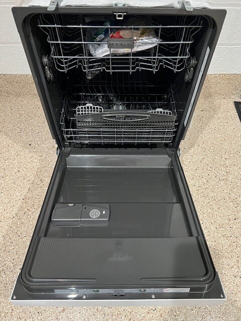 Frigidaire 24 in. White Front Control Built-In Tall Tub Dishwasher 8